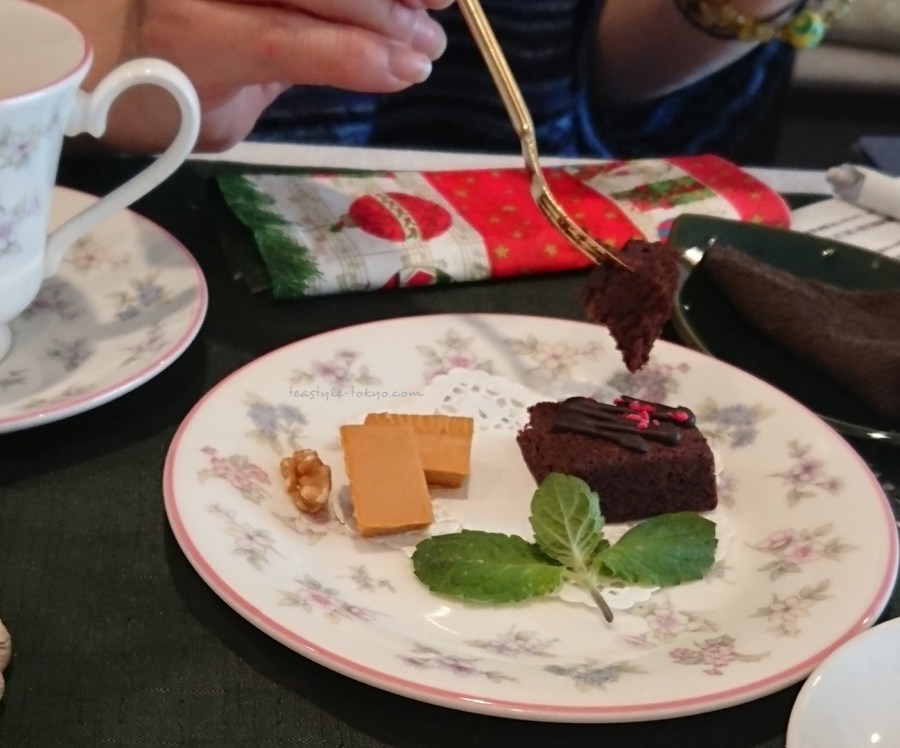 o1402116614316432293